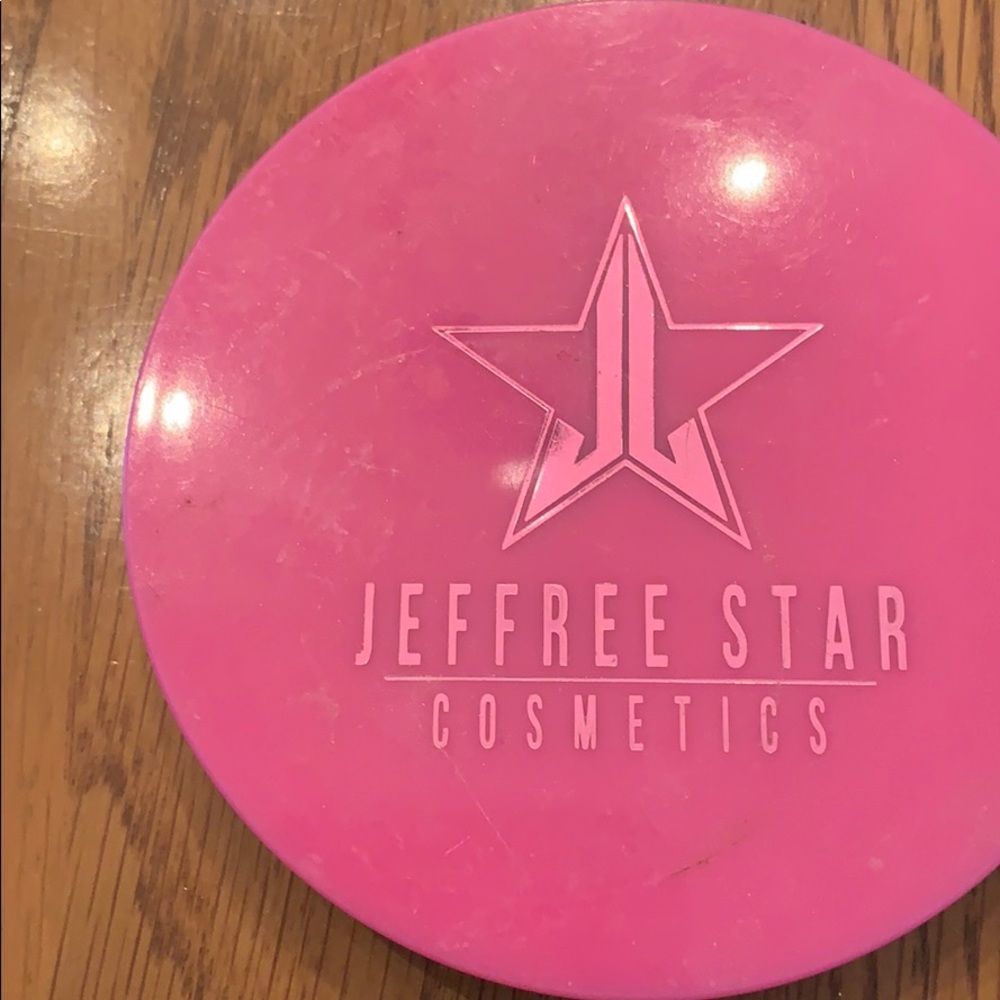Jeffree Star Skin Frost highlighter